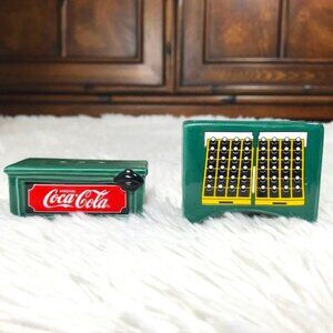 NWOT Vintage Coca-Cola Emerald Green Ceramic Salt & Pepper Shakers